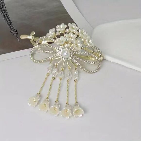✨🆕✨ Romantic Elegant Gold Pearl Lily Flower Tassel Hair Clip Pin 🎀✨ - Picture 5 of 9